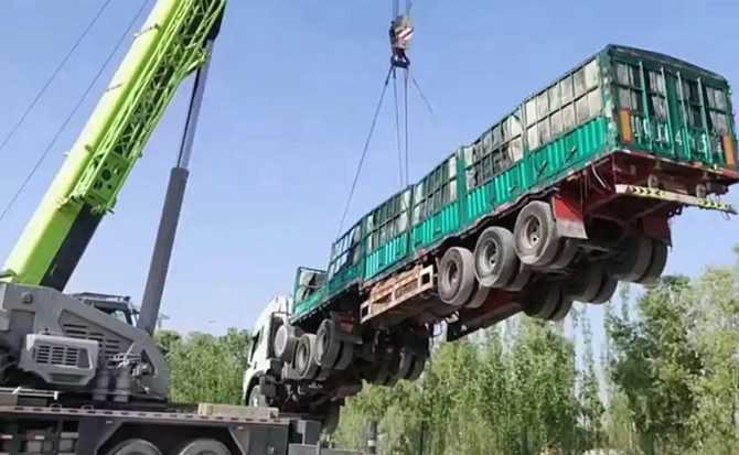 乌拉特中旗道路脱困救援案例